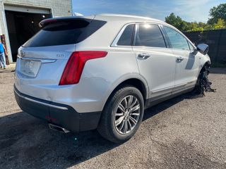 2018 Cadillac XT5 Luxury - Exterior Rear Right Corner Image